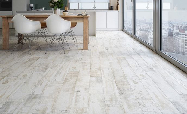 Wood look porcelain tiles